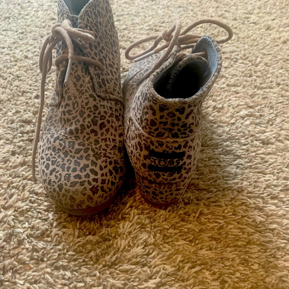 Girls Toms